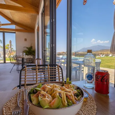 Paraiso - Sea-views, 3 Bedrooms, 7 Pools Apartmán *