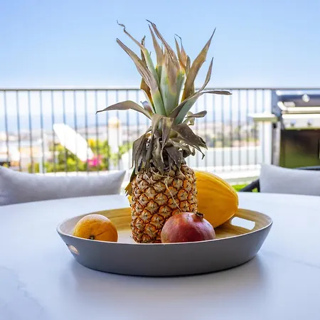 Paraiso - Sea-views, 3 Bedrooms, 7 Pools