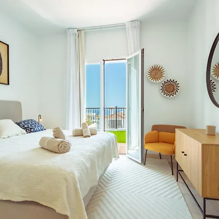 Paraiso - Sea-views, 3 Bedrooms, 7 Pools Apartmán