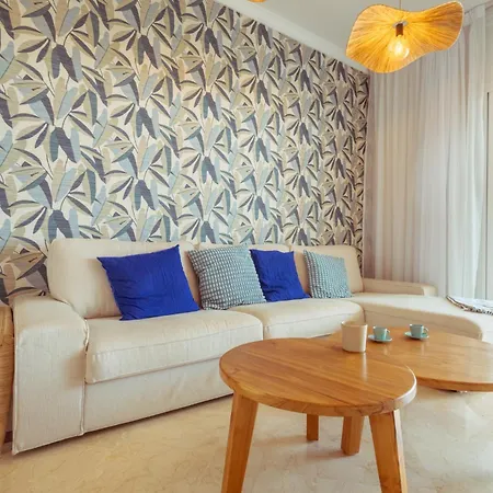 Paraiso - Sea-views, 3 Bedrooms, 7 Pools