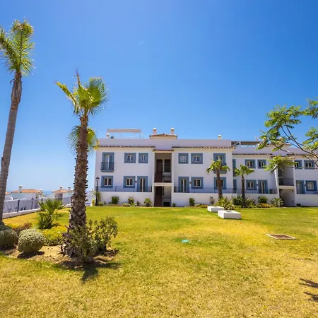 Paraiso - Sea-views, 3 Bedrooms, 7 Pools