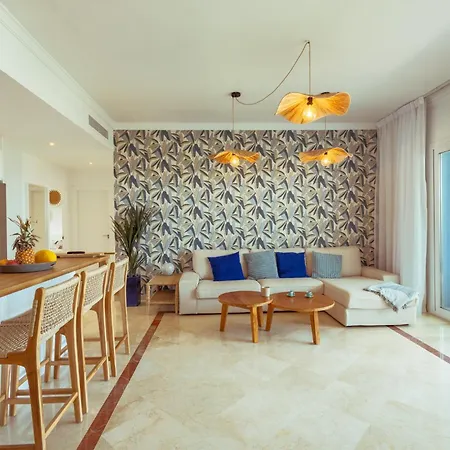 Paraiso - Sea-views, 3 Bedrooms, 7 Pools Διαμέρισμα