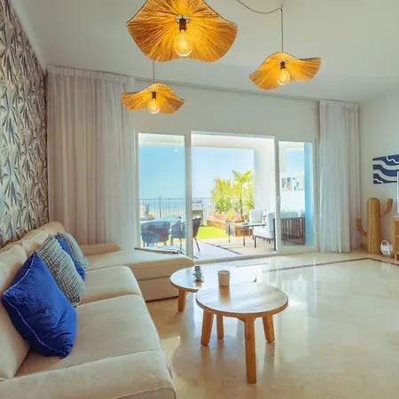 Paraiso - Sea-views, 3 Bedrooms, 7 Pools * Εστεπόνα