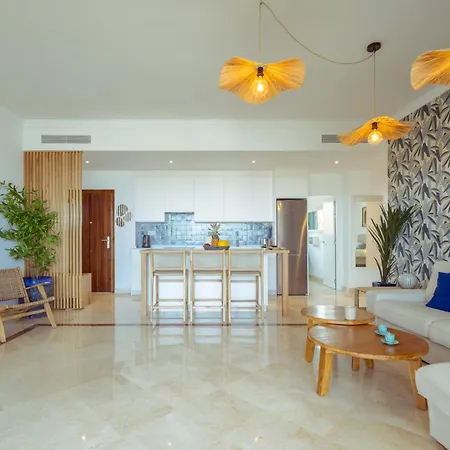 Διαμέρισμα Paraiso - Sea-views, 3 Bedrooms, 7 Pools