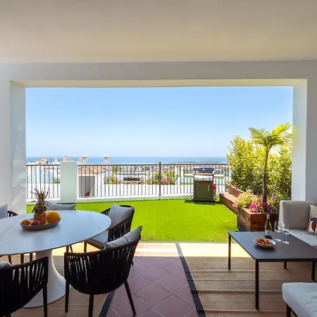 Paraiso - Sea-views, 3 Bedrooms, 7 Pools