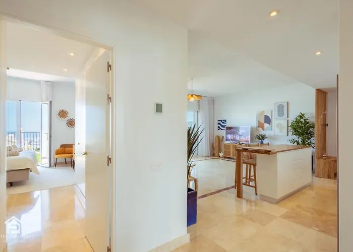 Paraiso - Sea-views, 3 Bedrooms, 7 Pools