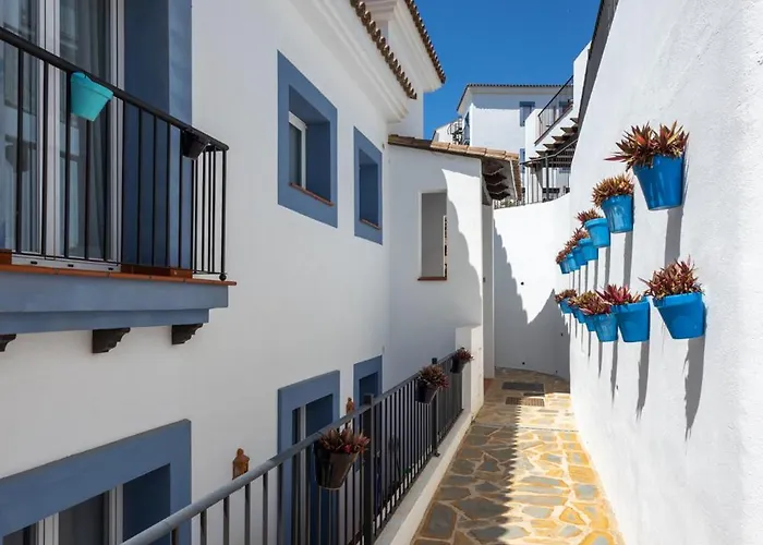 Apartment Paraiso - Sea-views, 3 Bedrooms, 7 Pools