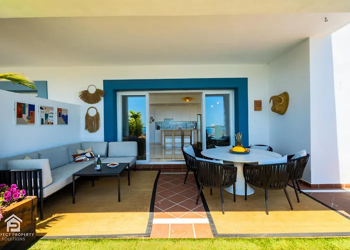 Paraiso - Sea-views, 3 Bedrooms, 7 Pools Apartment