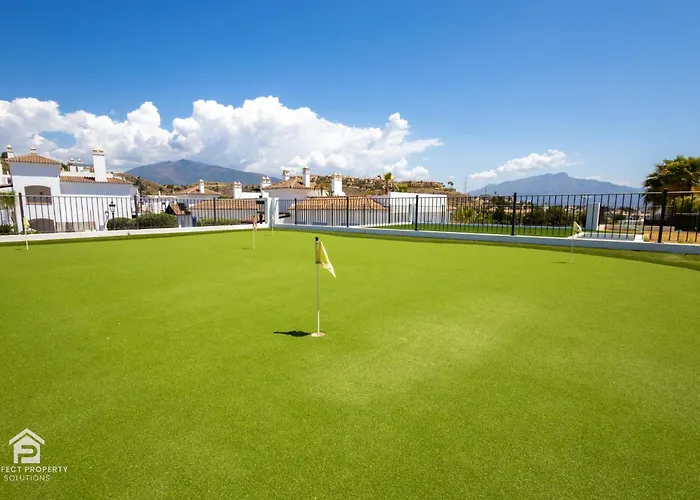 Apartment Paraiso - Sea-views, 3 Bedrooms, 7 Pools Estepona