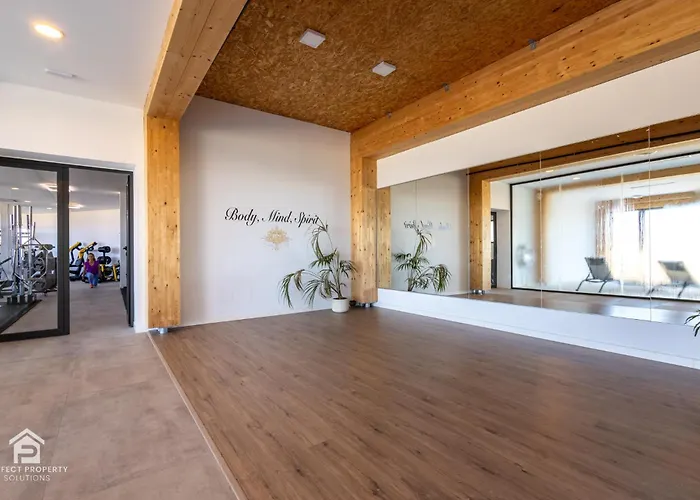 Paraiso - Sea-views, 3 Bedrooms, 7 Pools Estepona