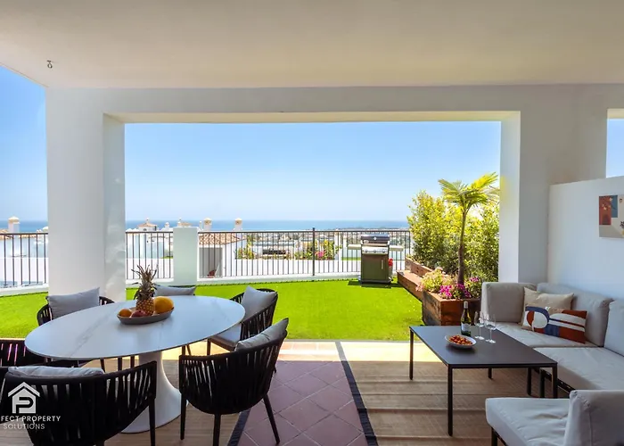 Paraiso - Sea-views, 3 Bedrooms, 7 Pools